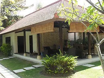 Finn'S Villa Santai Seminyak Indonesia