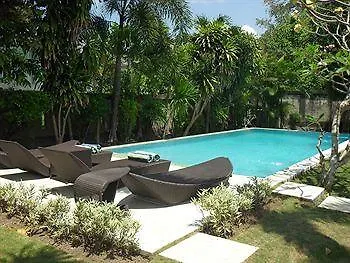 Finn'S Villa Santai Seminyak Indonesia