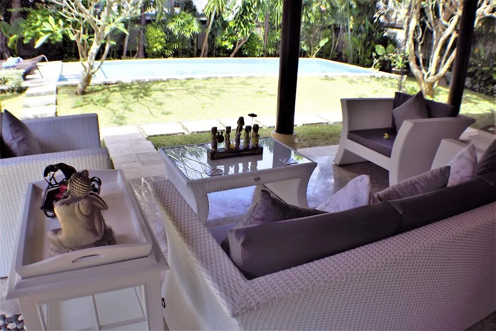 Finn'S Villa Santai Seminyak